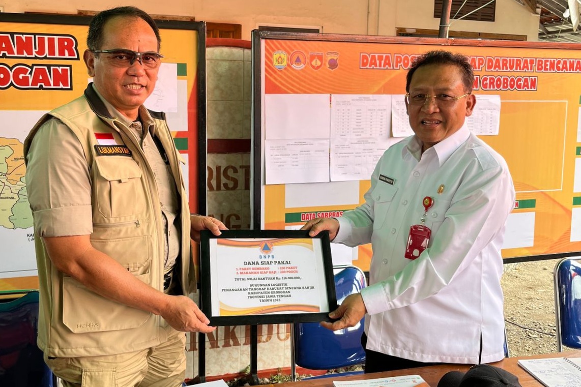 WABUP GROBOGAN DAMPINGI BNPB SALURKAN BANTUAN DAN TINJAU TANGGUL JEBOL