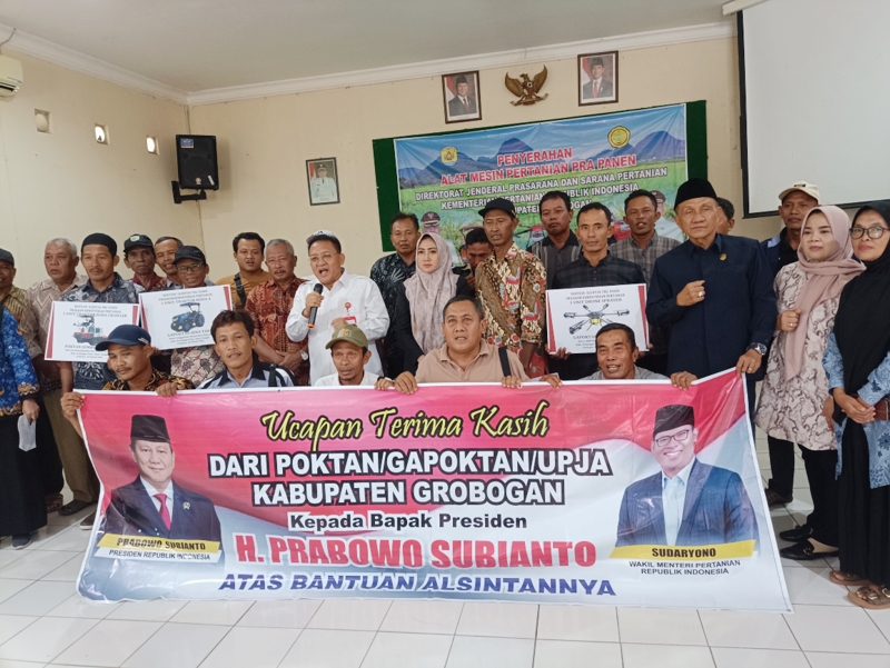 Wabup Grobogan Salurkan 14 Unit Alsintan Modern: Upaya Perkuat Ketahanan Pangan Nasional