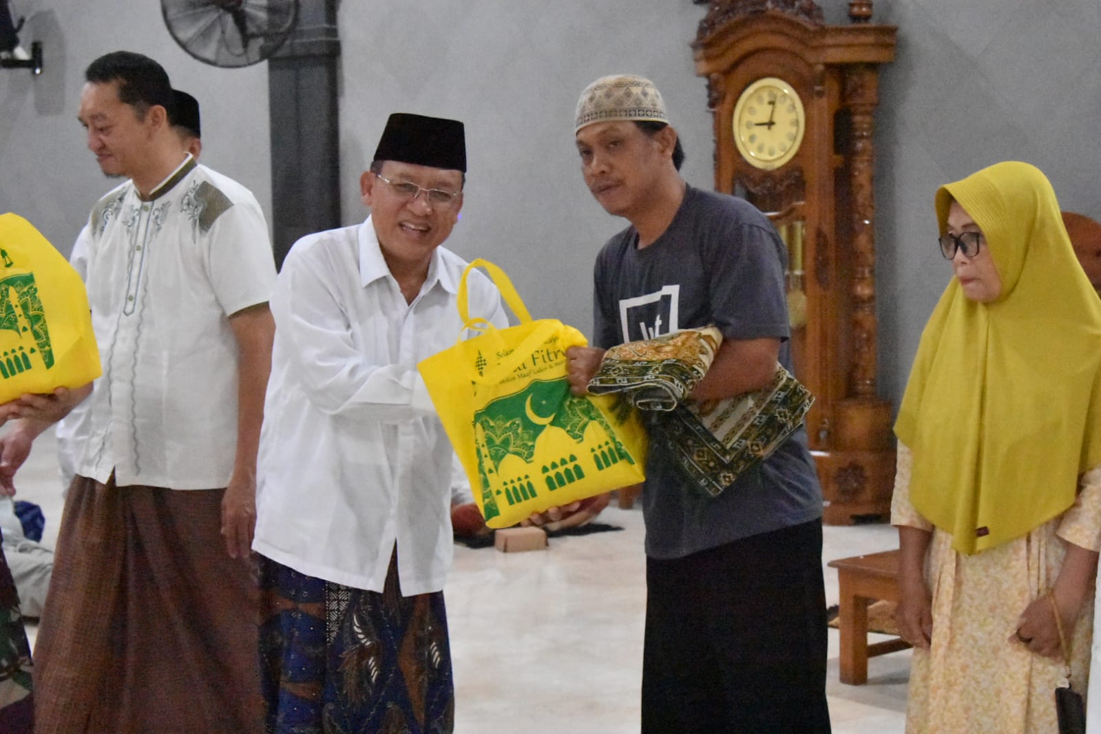 Pererat Tali Silaturahmi, Wakil Bupati Sugeng Prasetyo Hadiri Safari Ramadhan di Masjid Jabalul Khoir