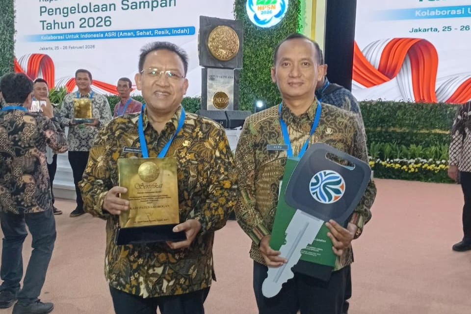 Grobogan Raih Sertifikat “Menuju Kabupaten Bersih” di Rakornas Pengelolaan Sampah 2026