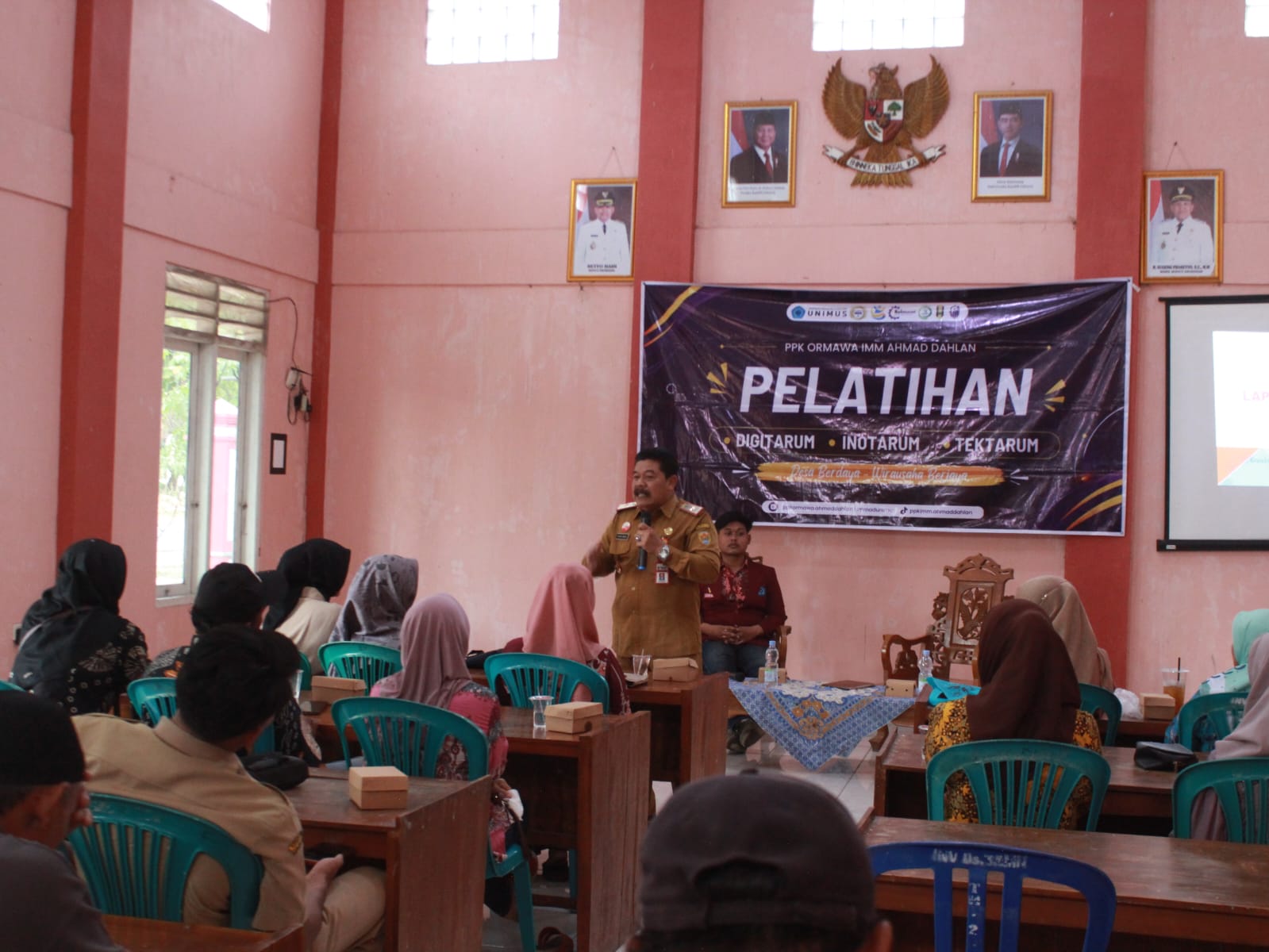 Tim Pelaksana PPK Ormawa IMM Ahmad Dahlan UNIMUS Selenggarakan Pelatihan Pengelolaan Keuangan UMKM Bersama Kepala Dinas Koperasi dan UKM Kabupaten Grobogan